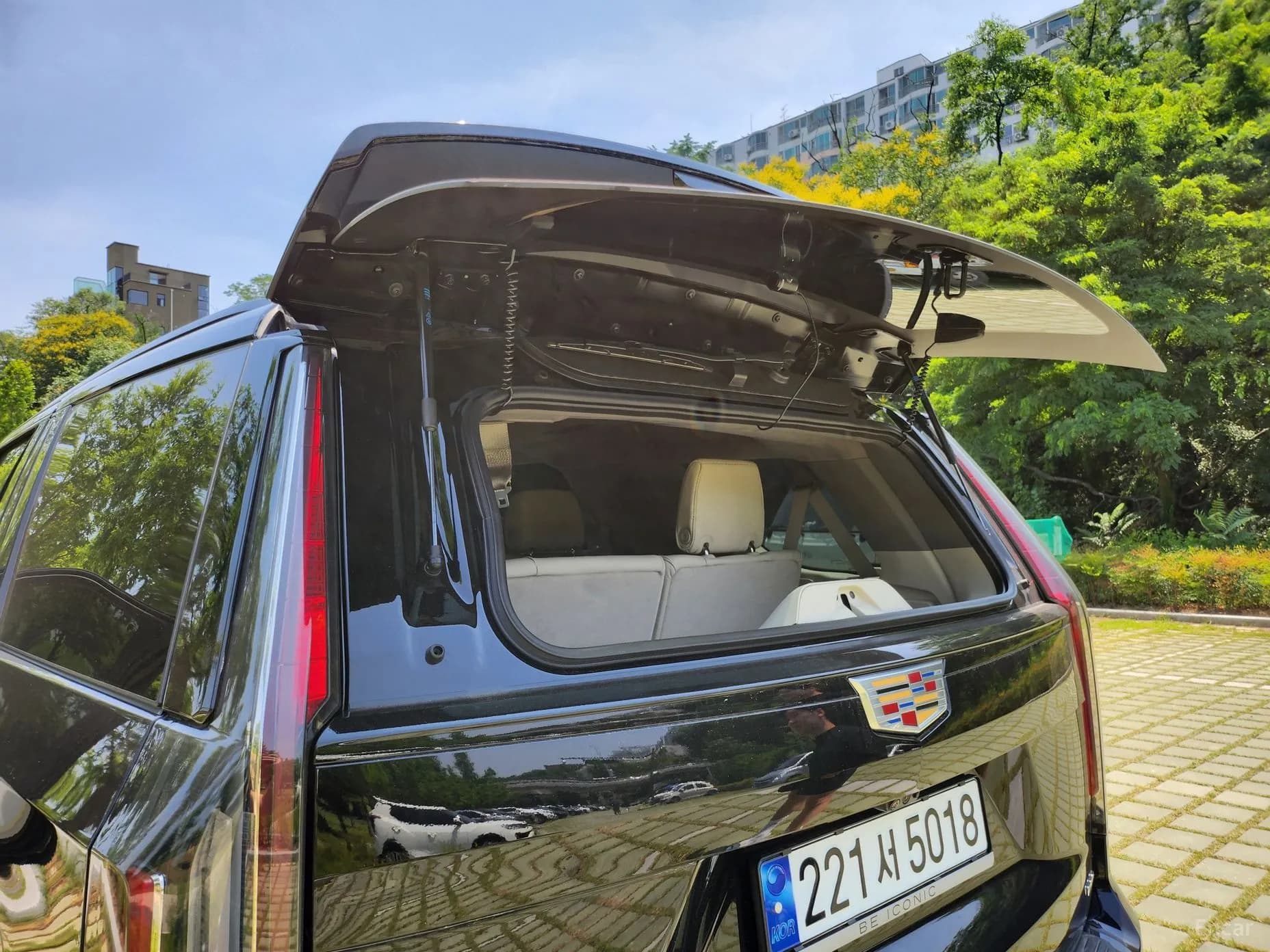 Escalade 5th Generation