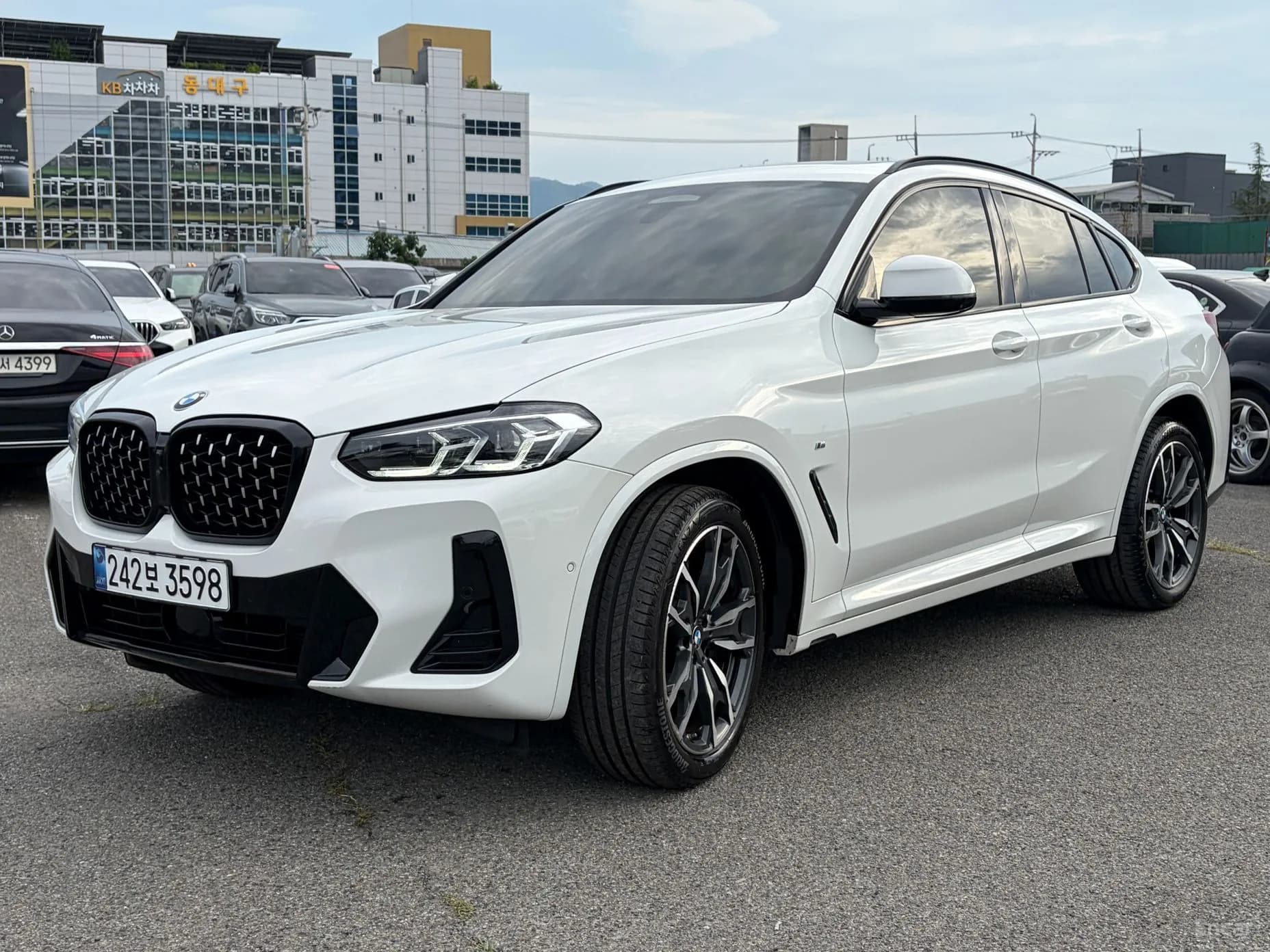 X4 (G02)