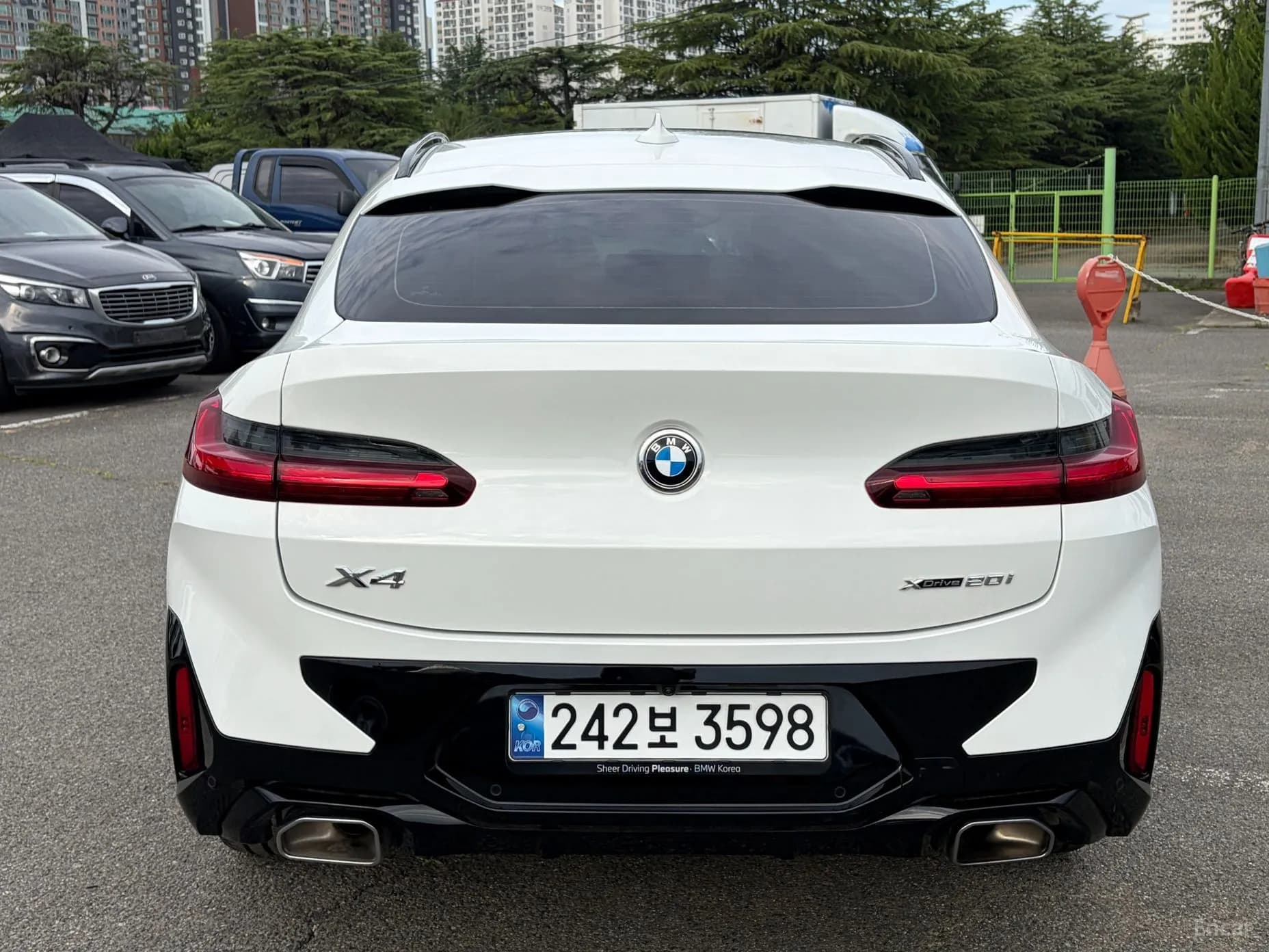 X4 (G02)