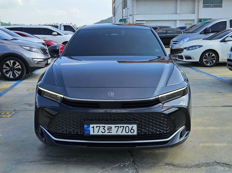 Crown crossover