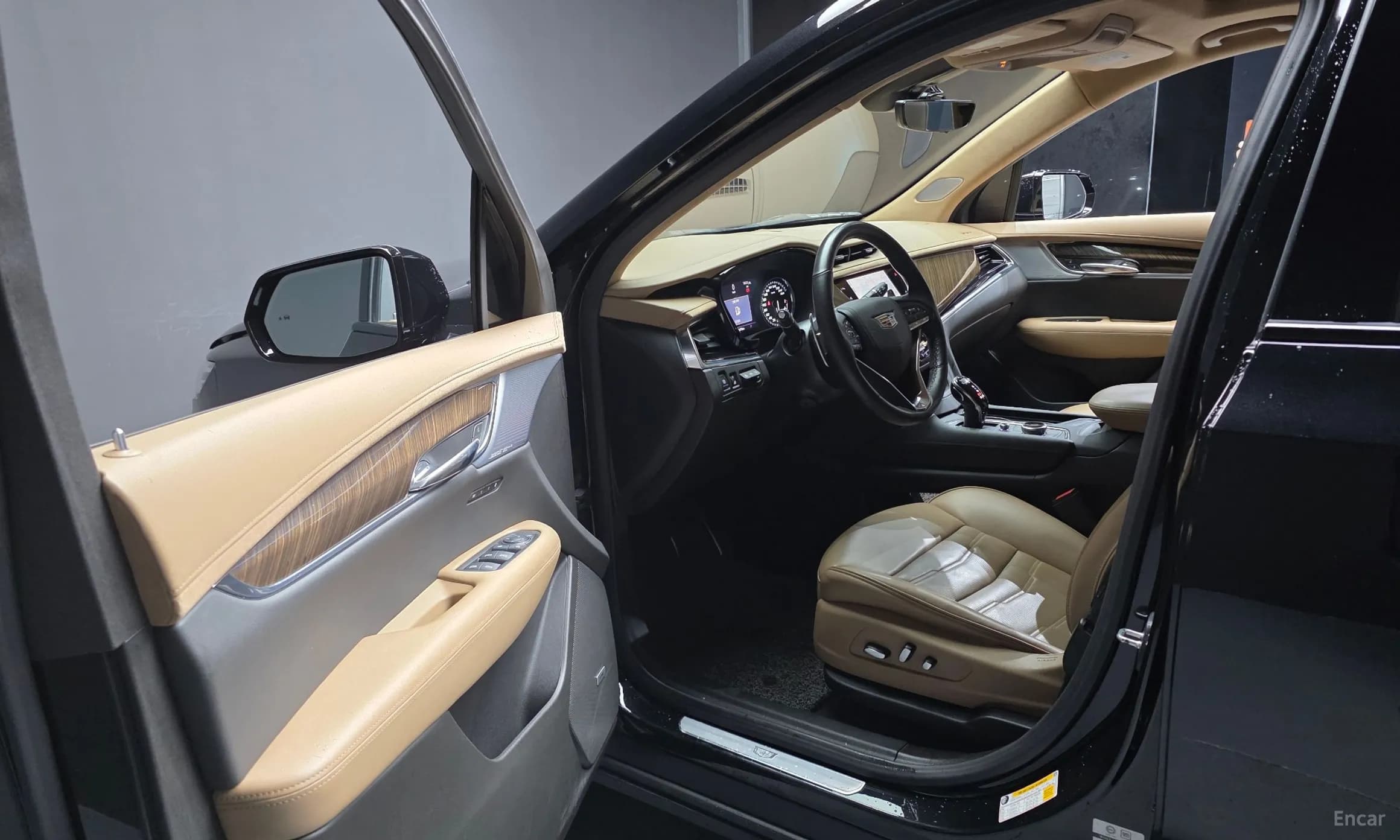 XT6