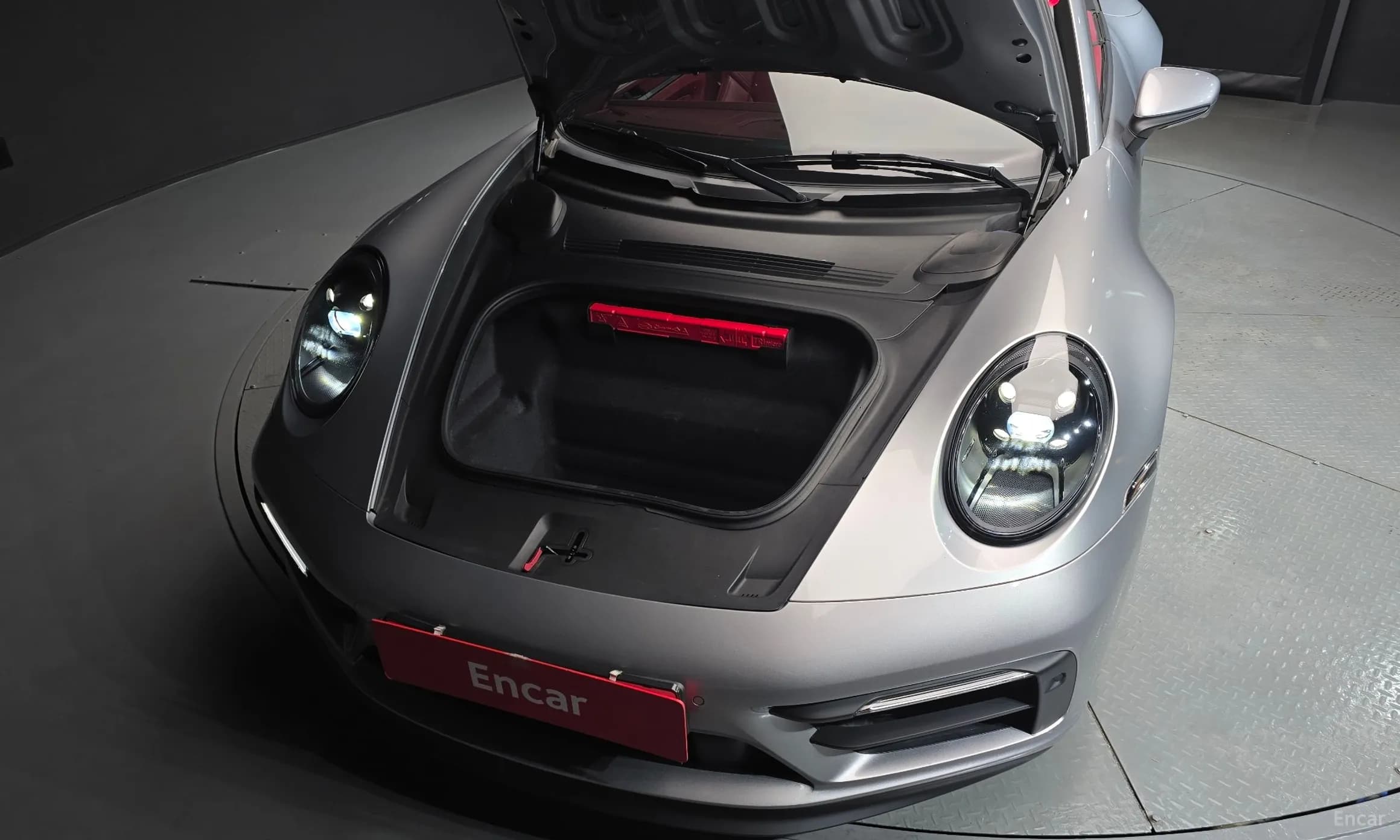 911 (992)