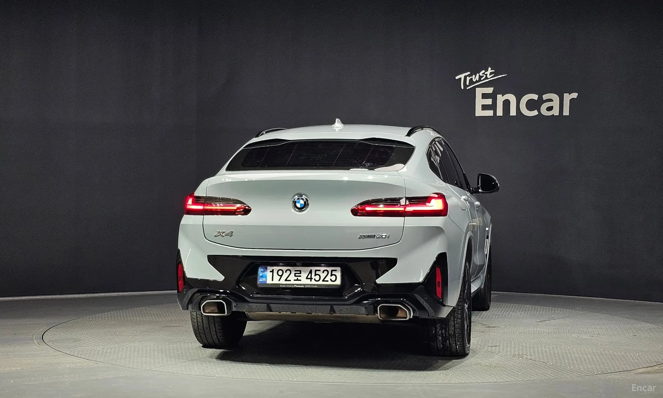 X4 (G02)