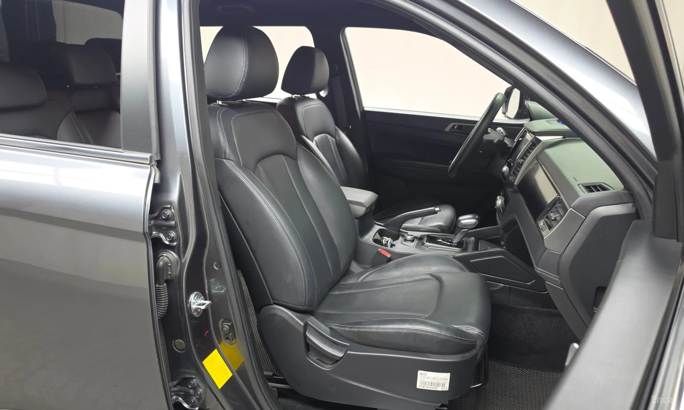 Rexton Sports Khan