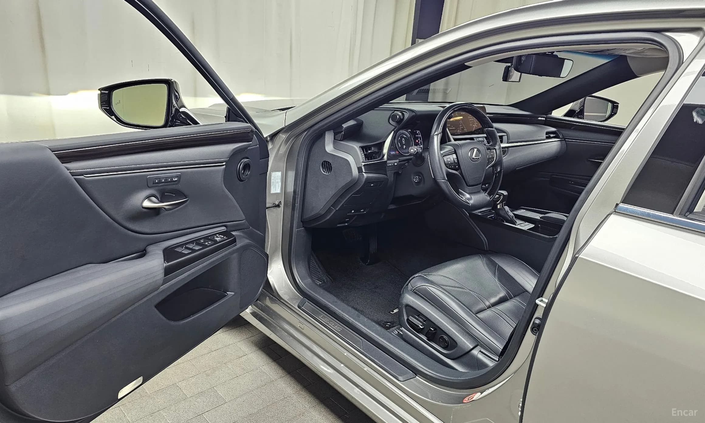 ES300h 7th Generation