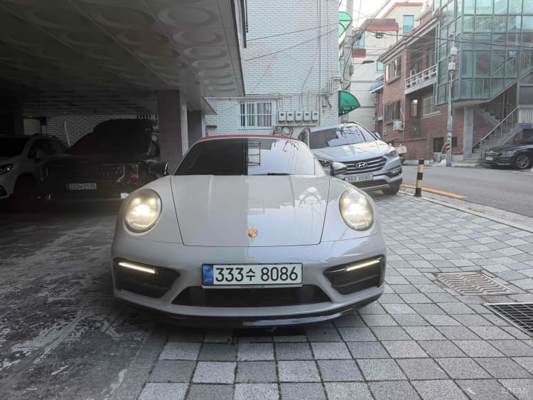 911 (992)
