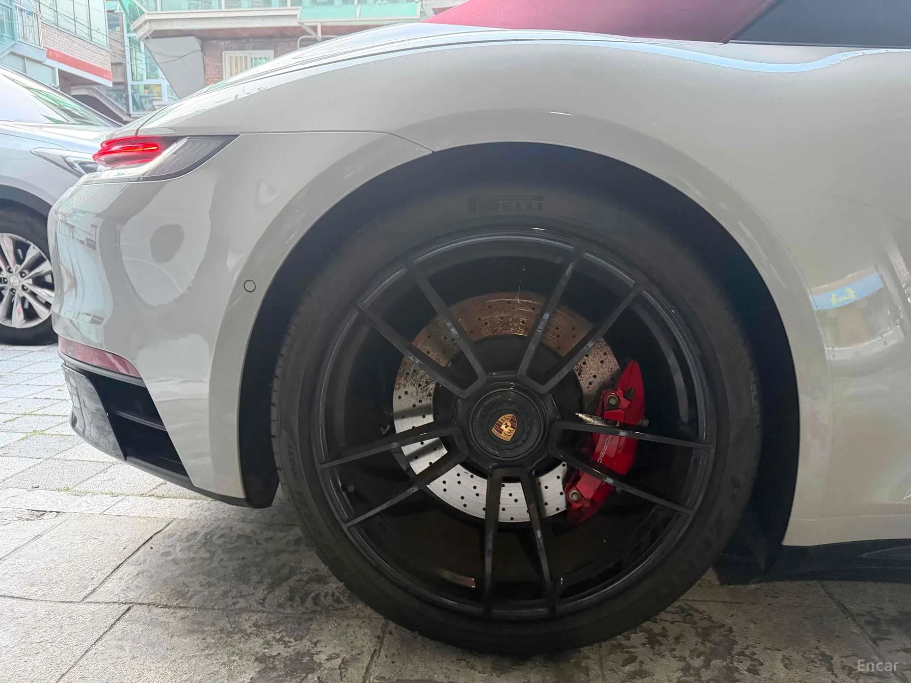 911 (992)
