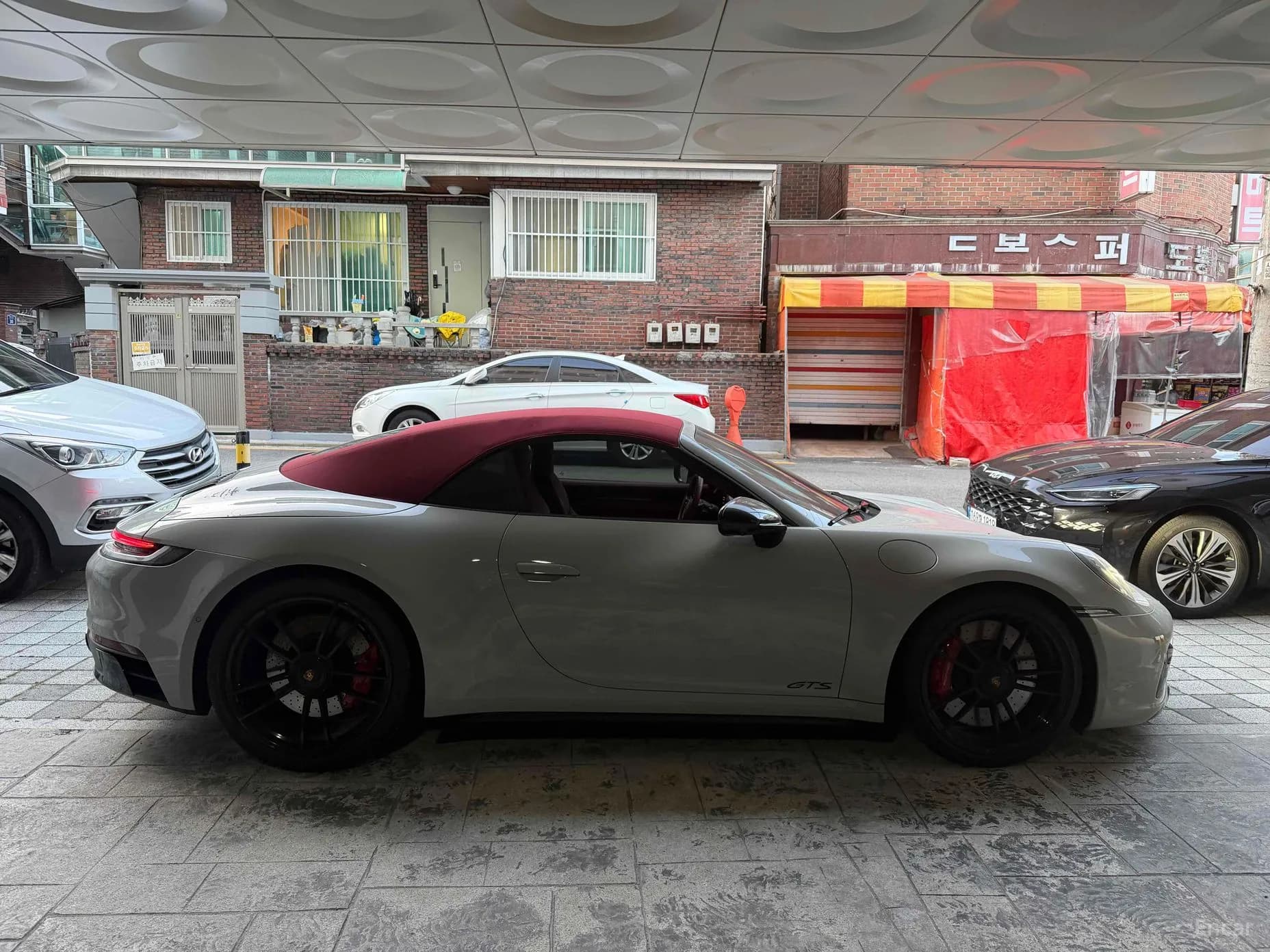 911 (992)