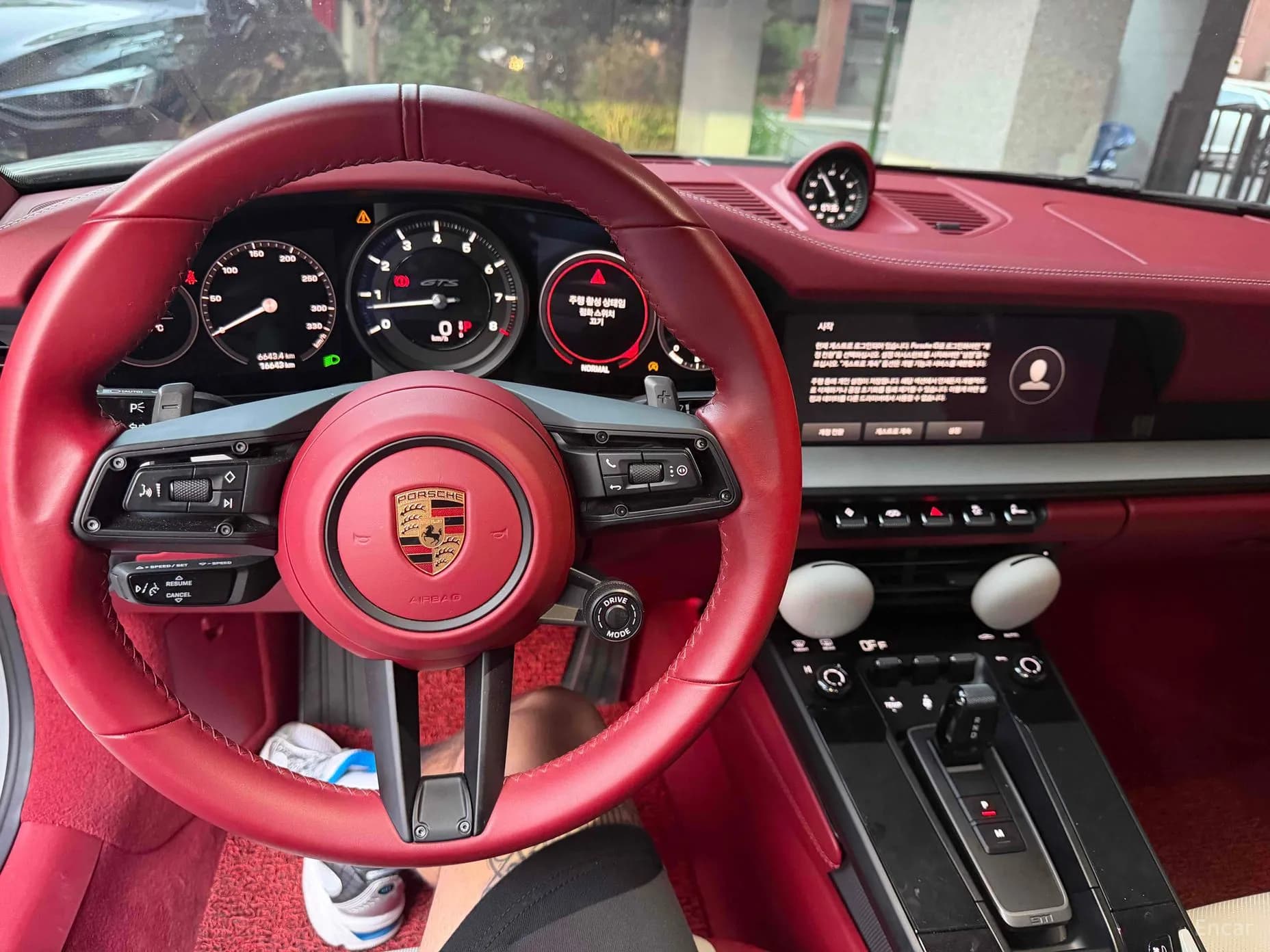 911 (992)