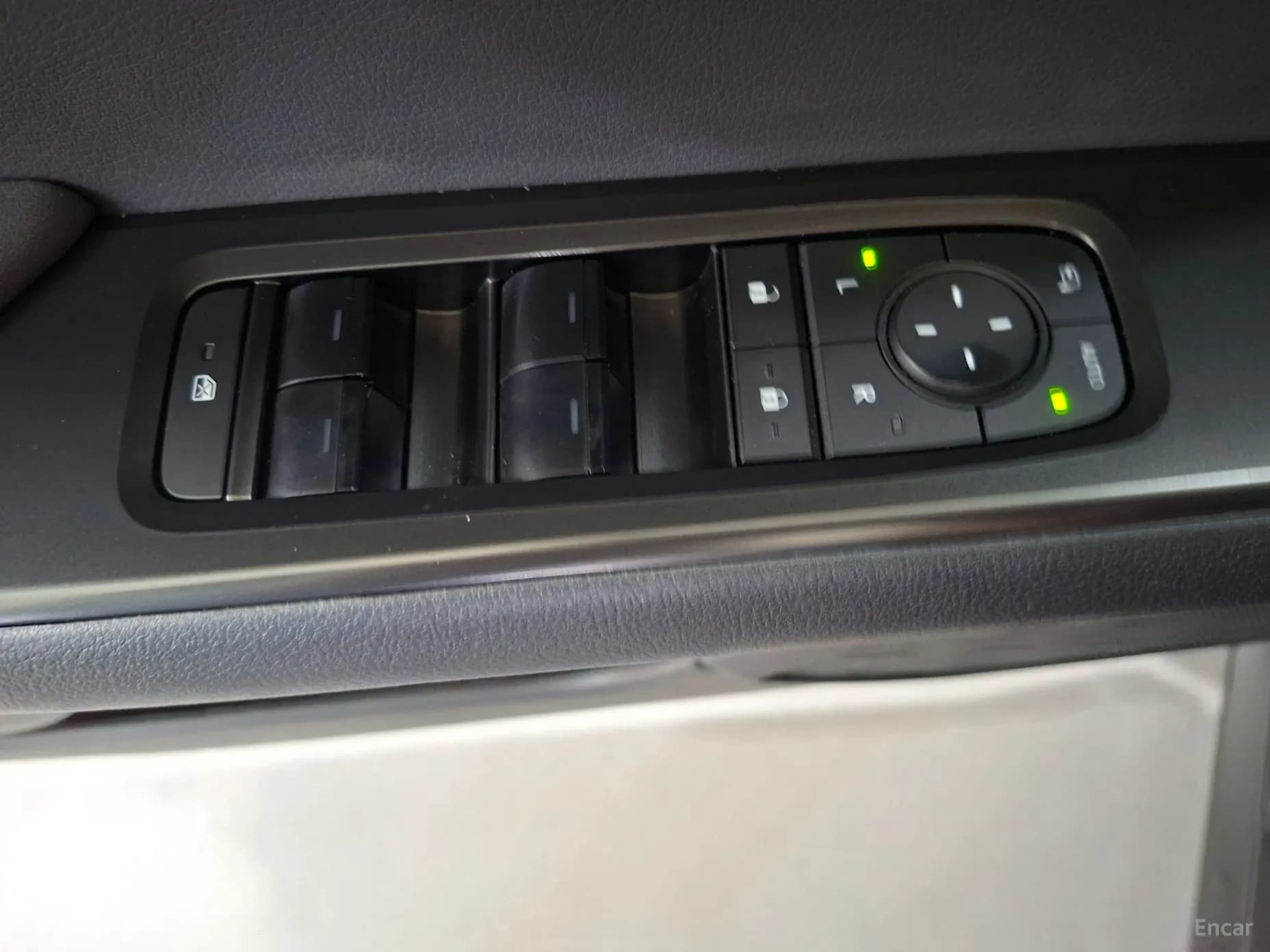 UX300h