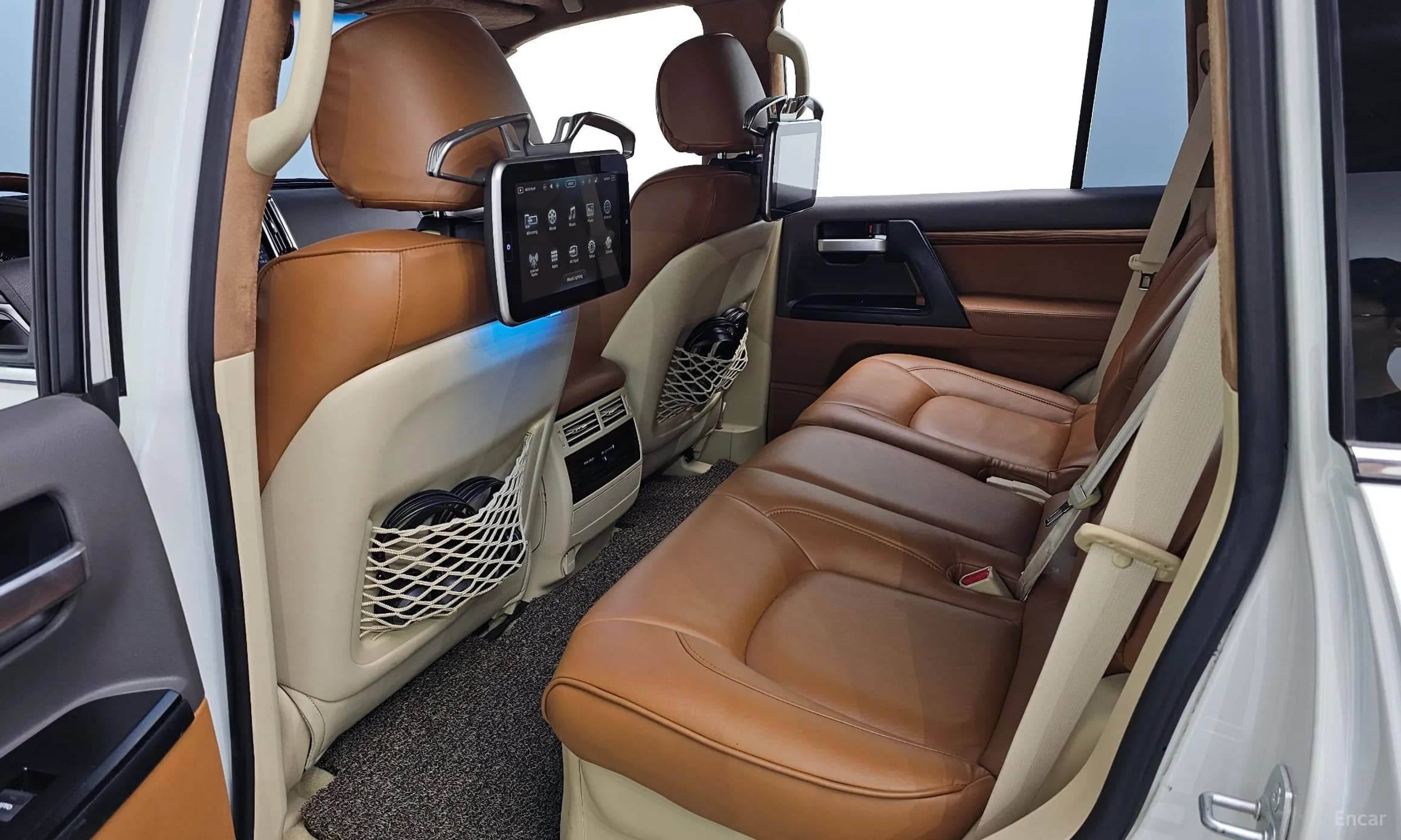 Land Cruiser