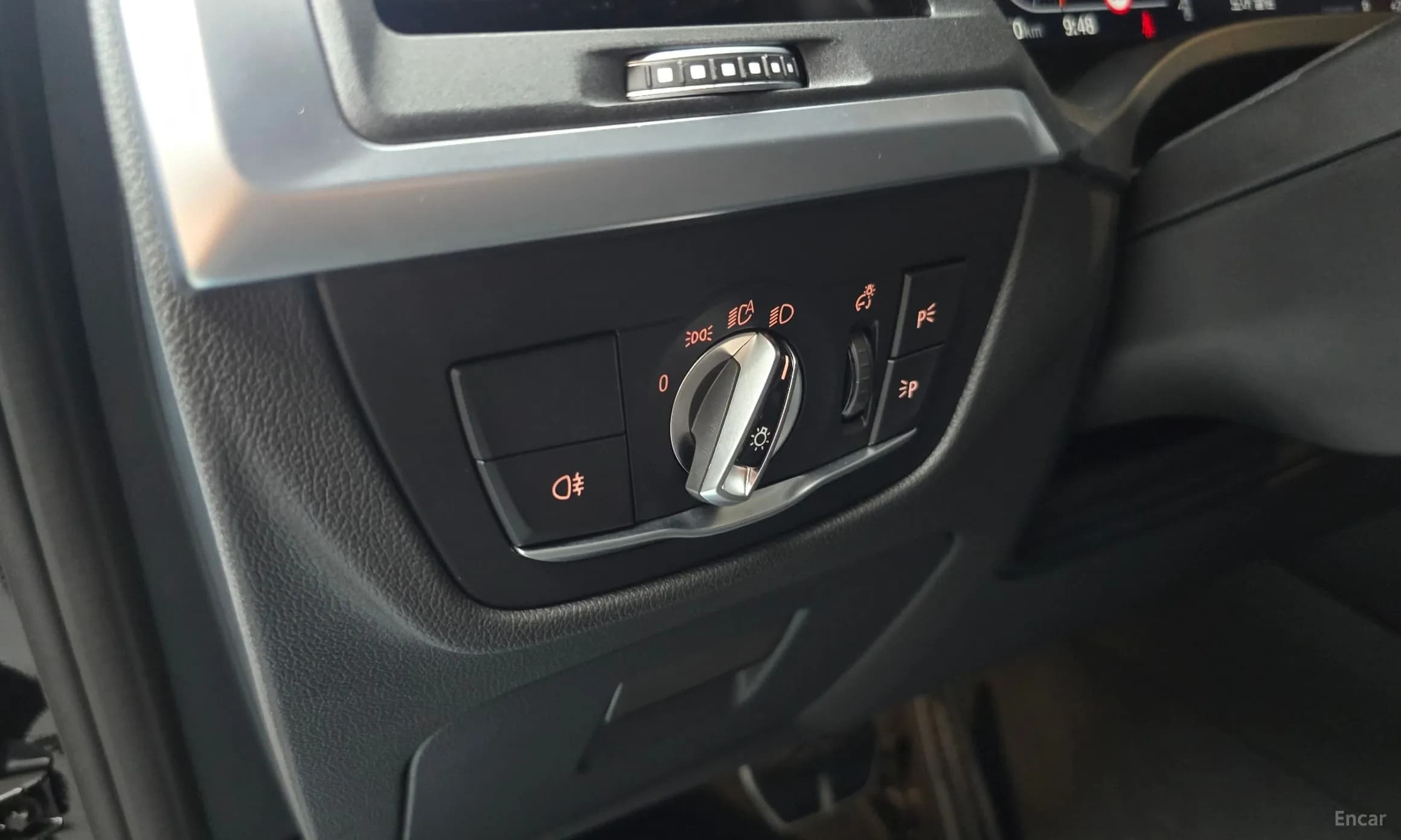 X3 (G01)