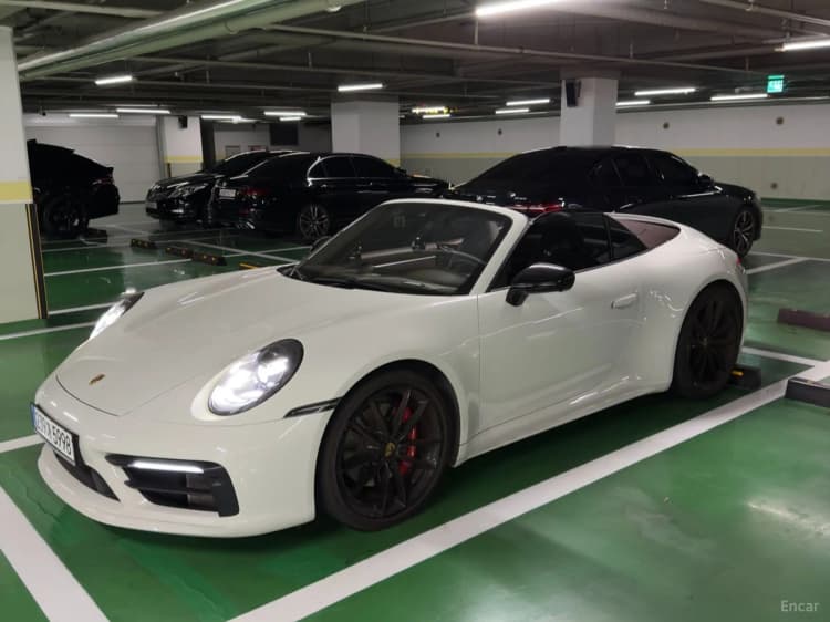 911 (992)