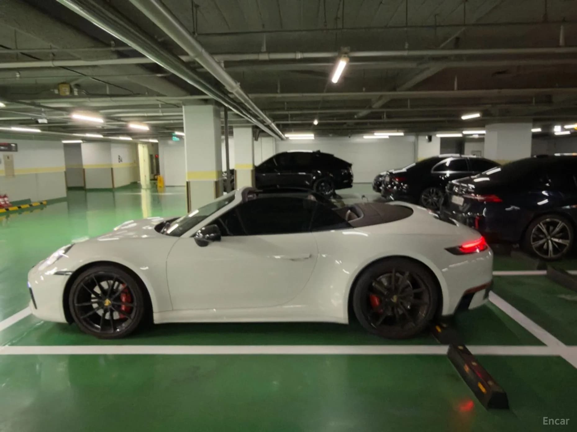 911 (992)