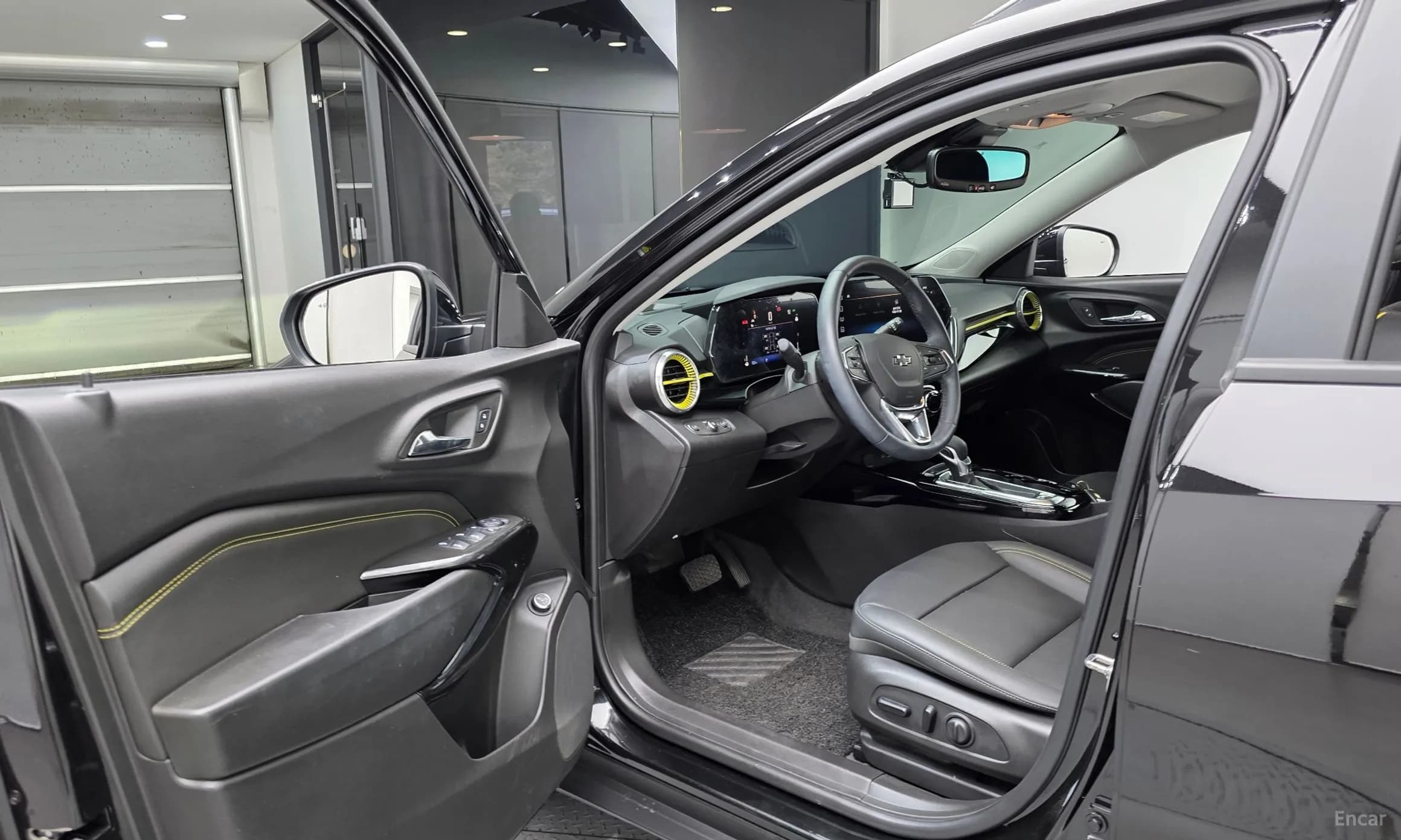 Trax Crossover