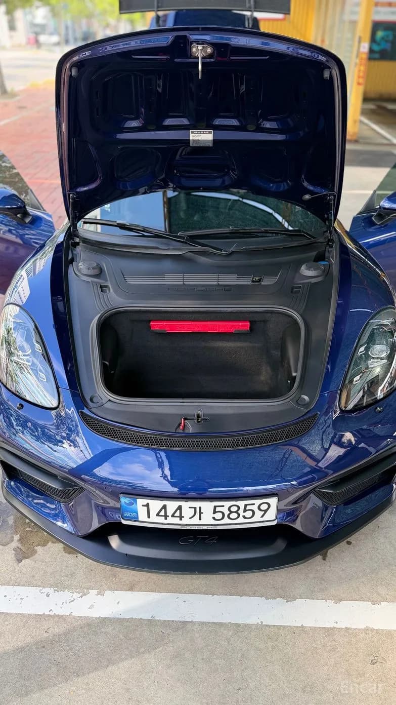 718 Cayman