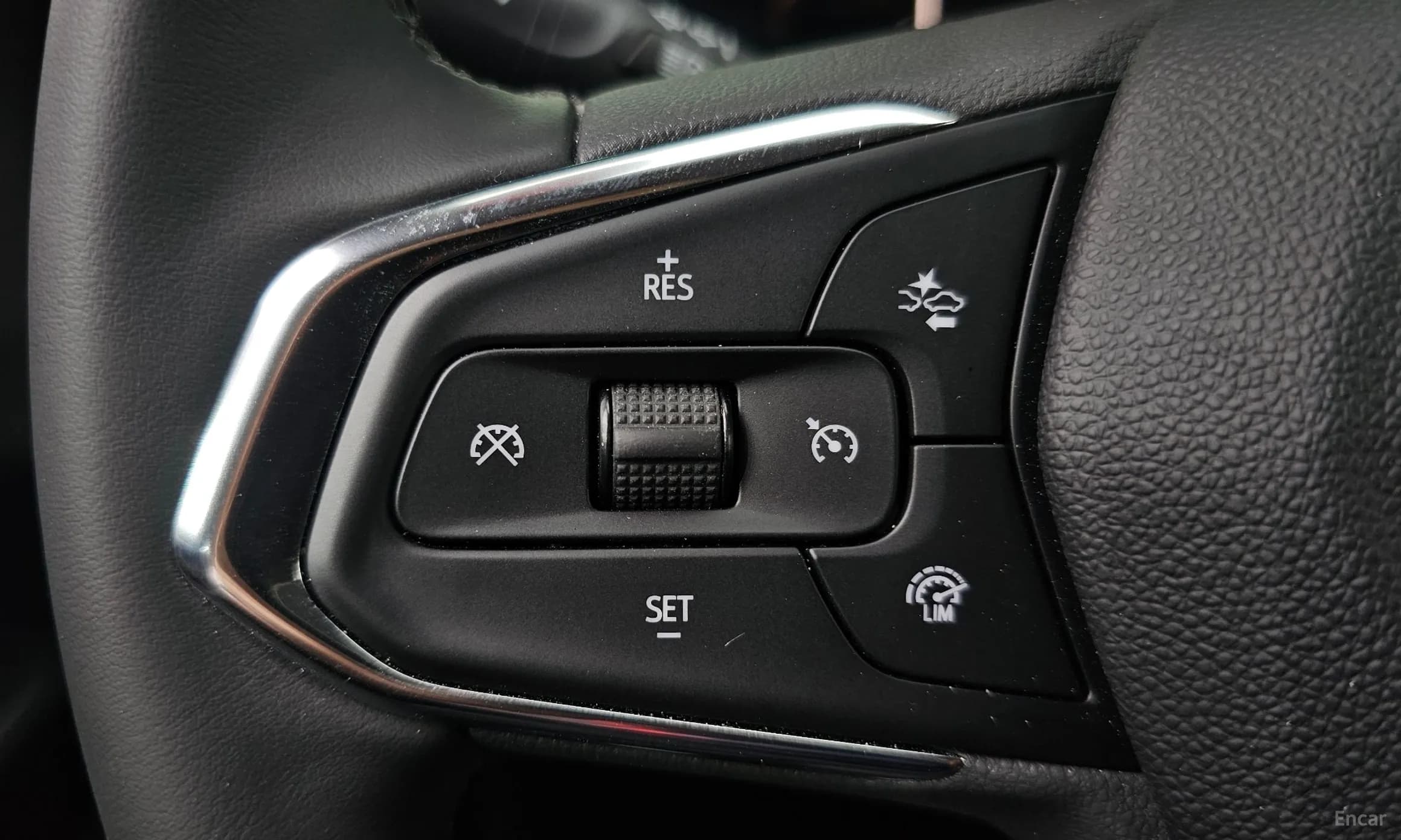 Trax Crossover