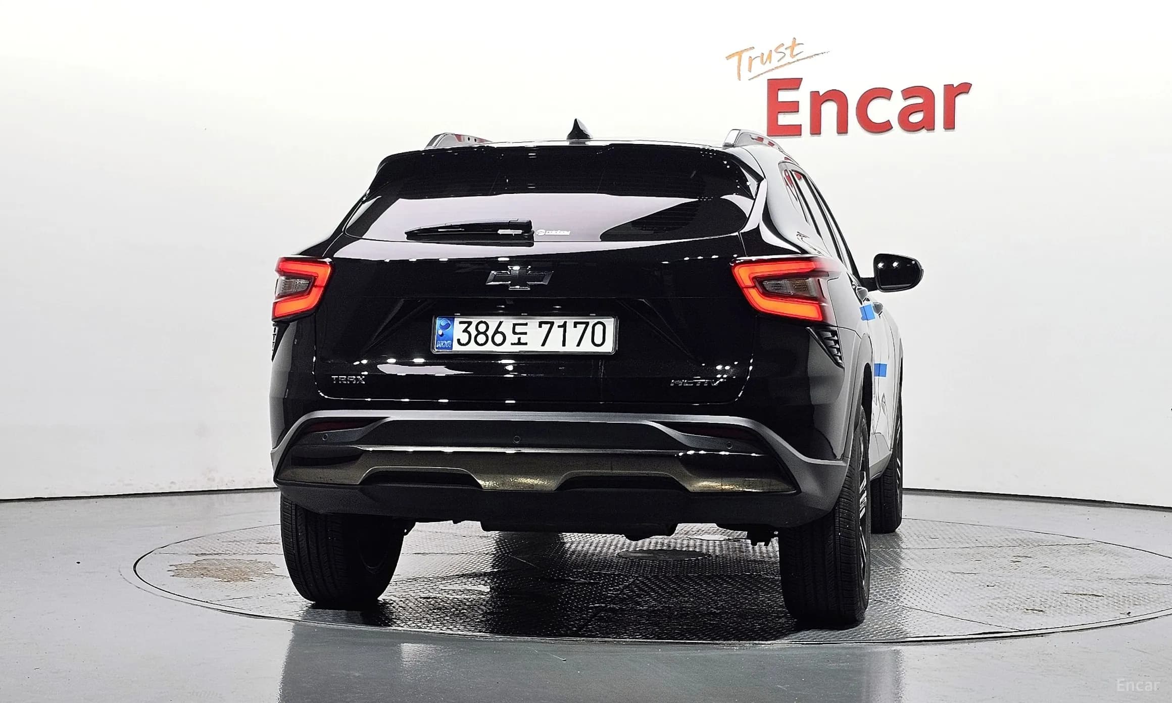 Trax Crossover