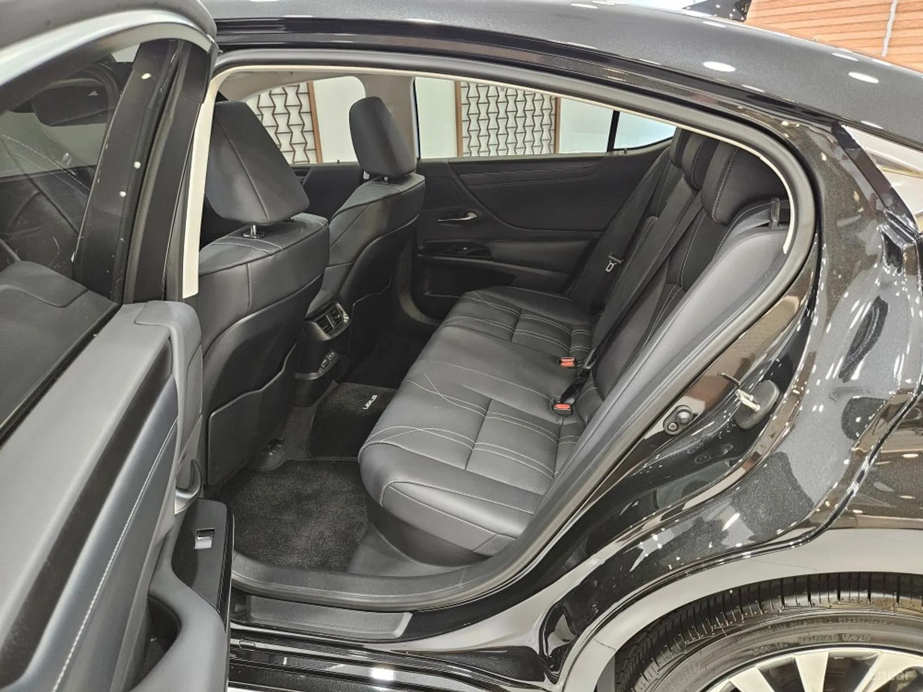 ES300h 7th Generation