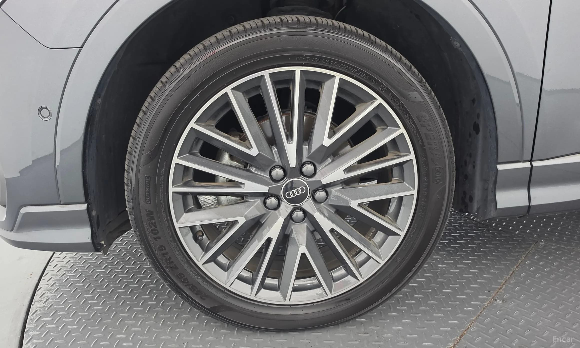 Q3 (F3)