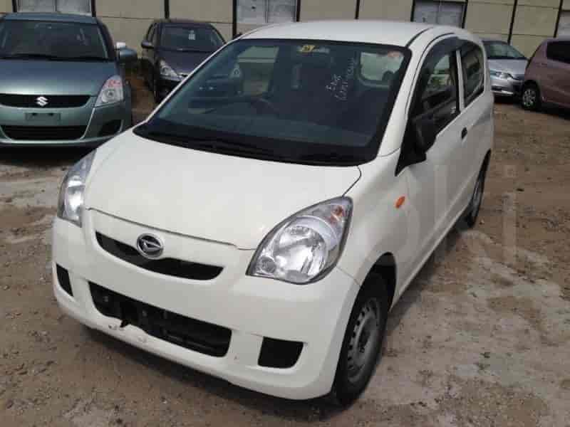 Daihatsu Mira 4