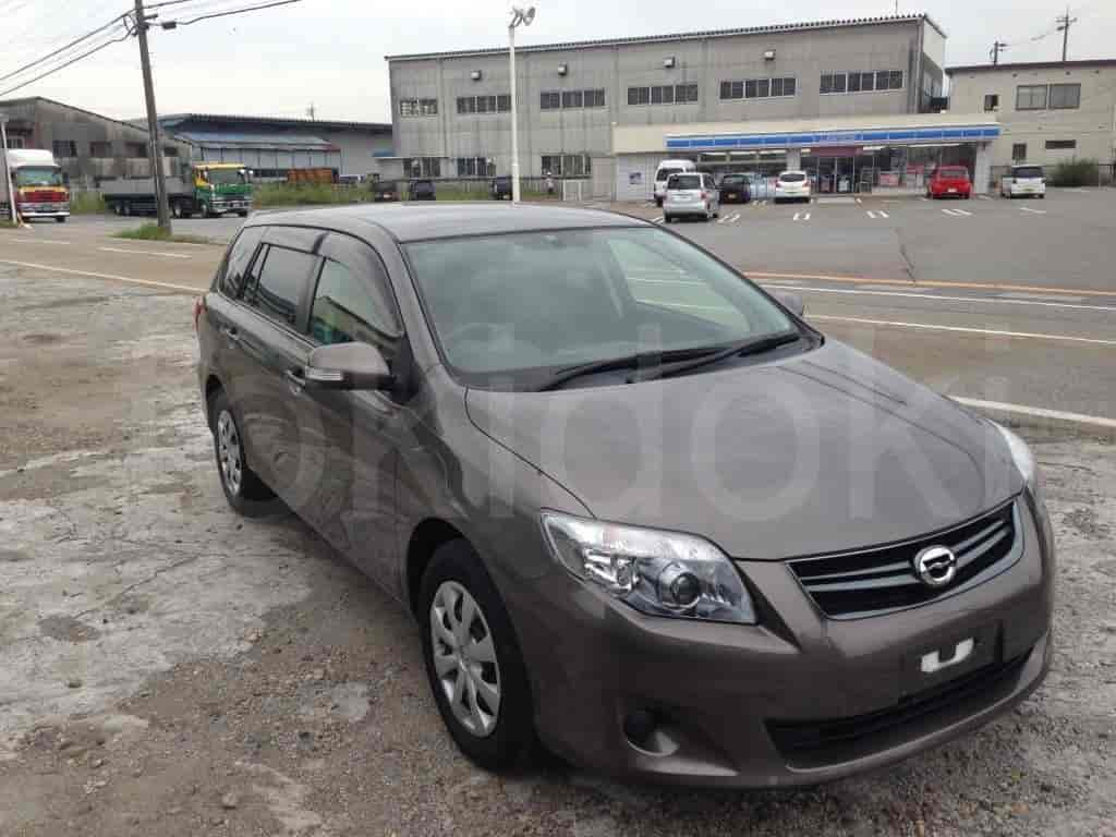 Toyota Corolla Fielder 3