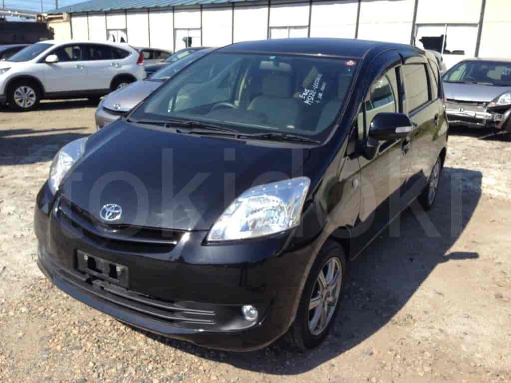Toyota Passo Sette 1