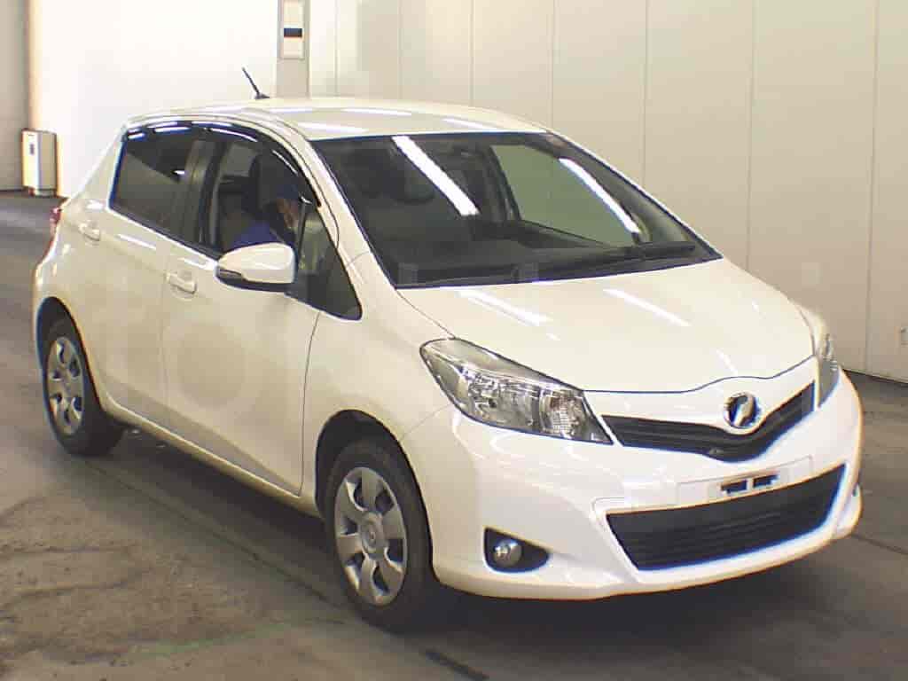 Toyota Vitz 1