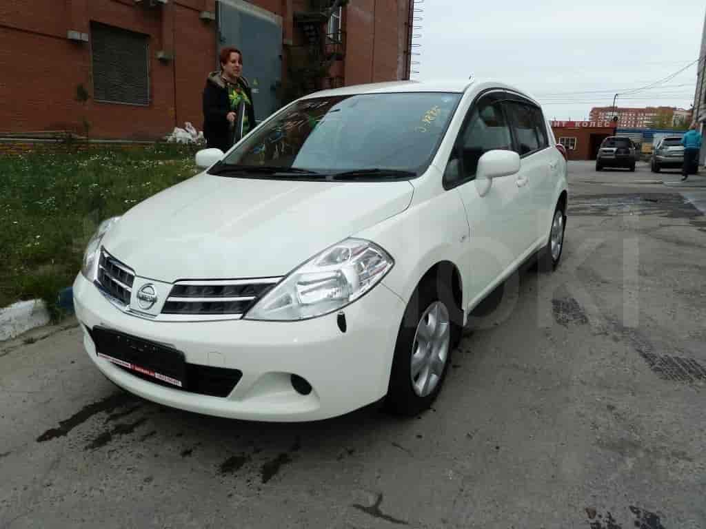 Nissan Tiida 3