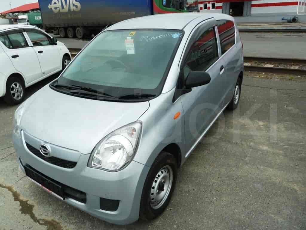 Daihatsu Mira 13