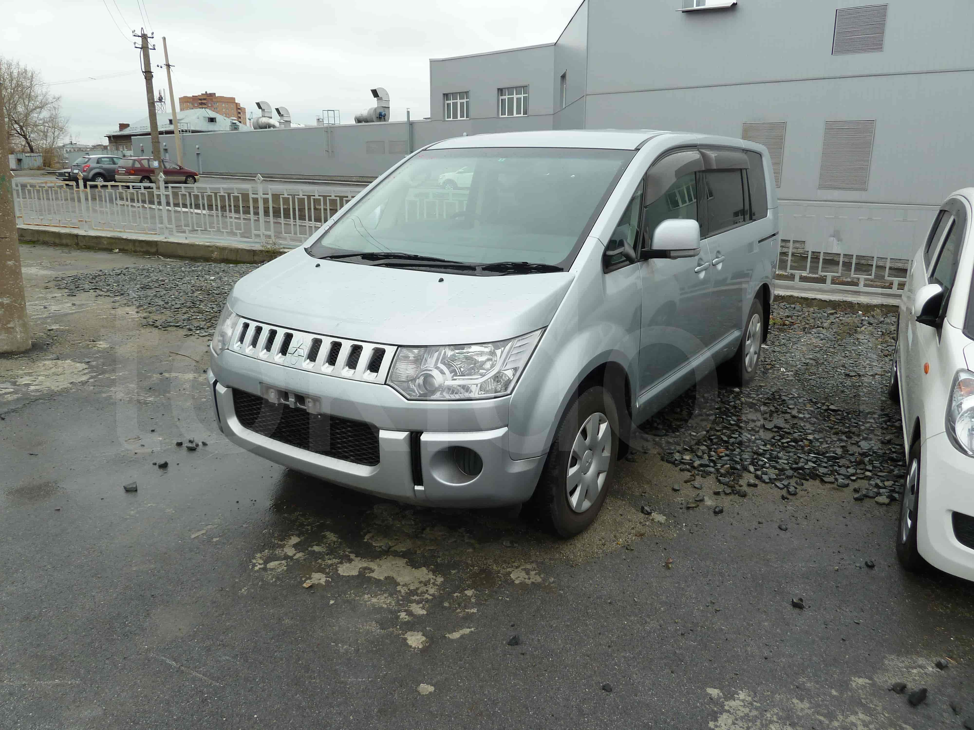 Mitsubishi Delica D:5 5