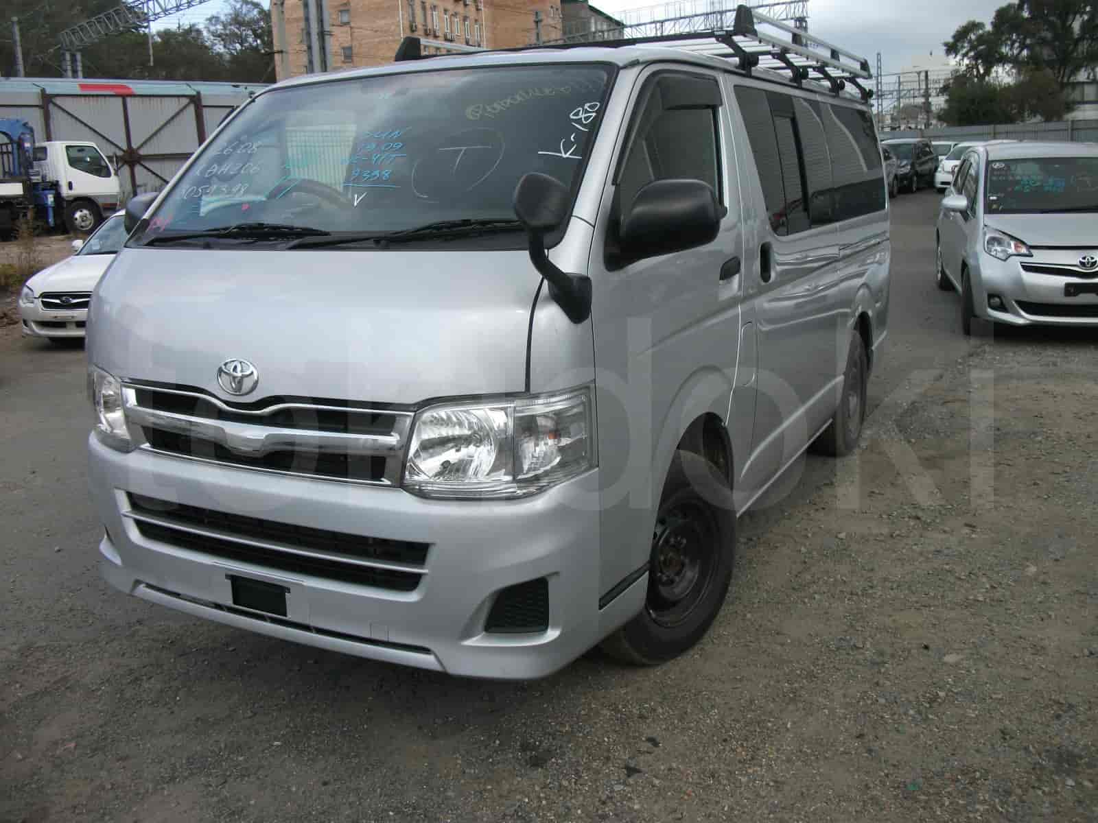Toyota HiACE 1