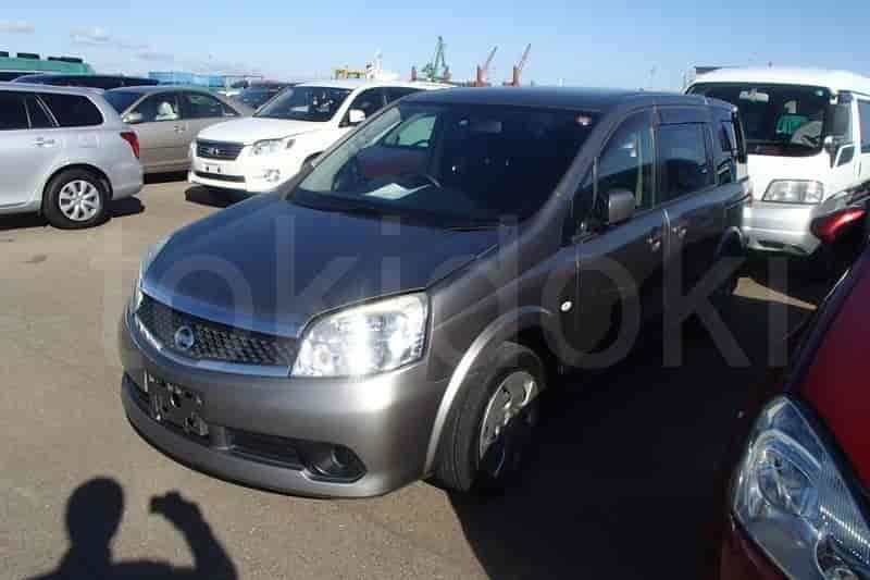 Nissan Lafesta 1