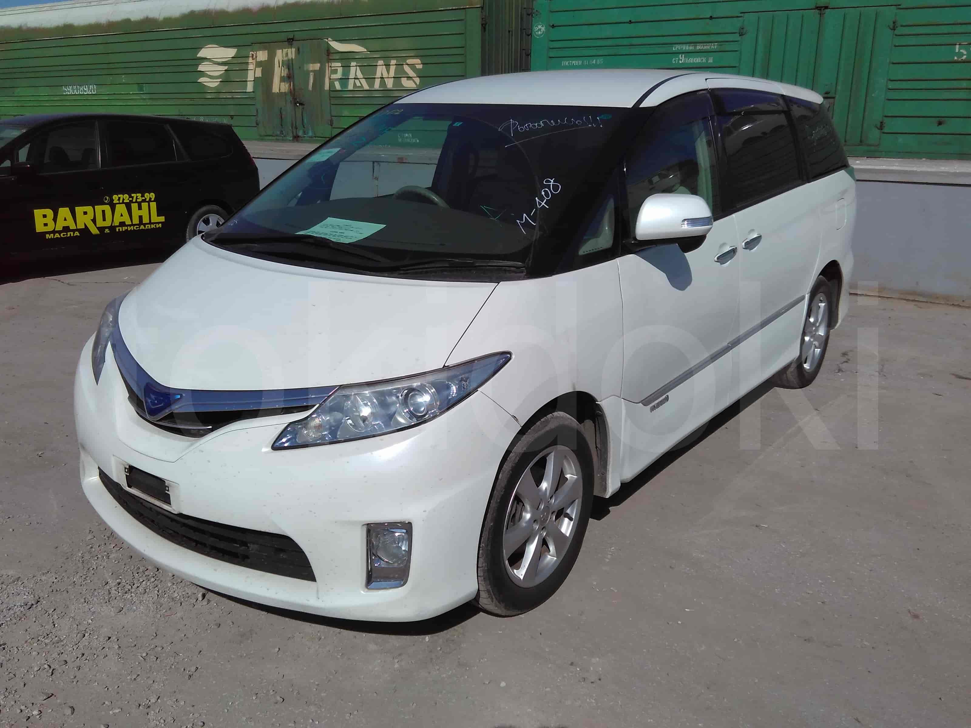 Toyota Estima Hybrid 1