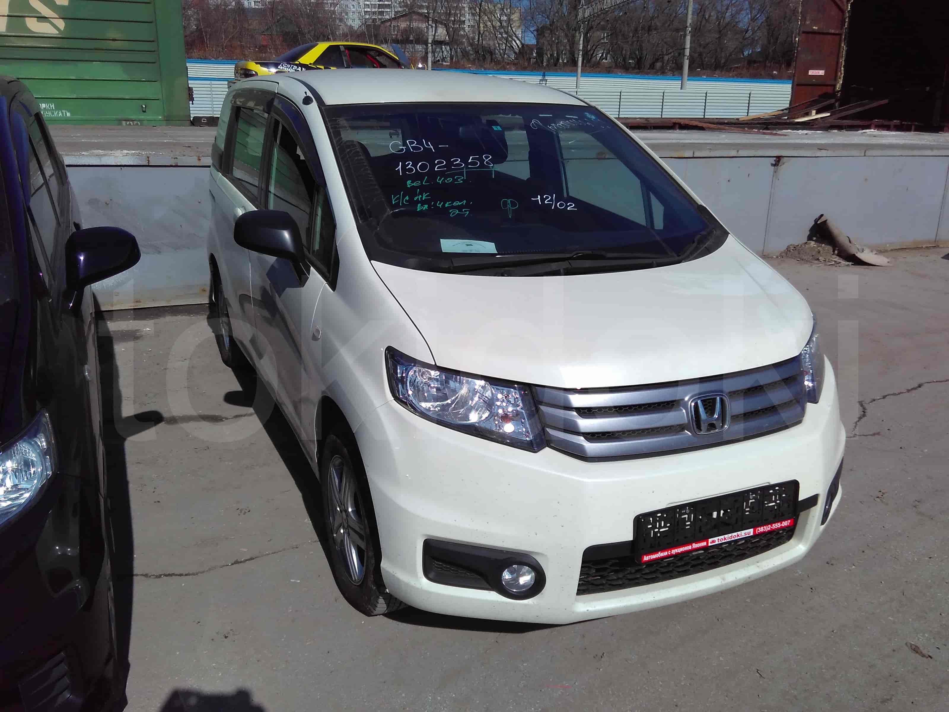 Honda Freed Spike 5