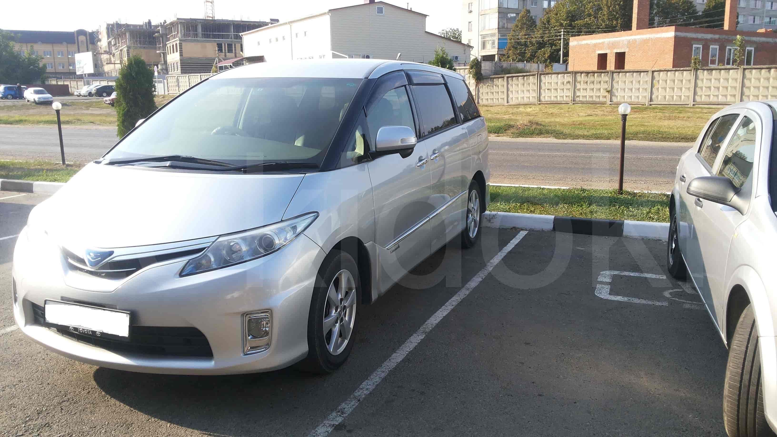Toyota Estima Hybrid 2