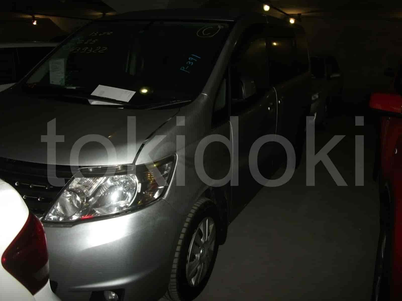Nissan Serena 8