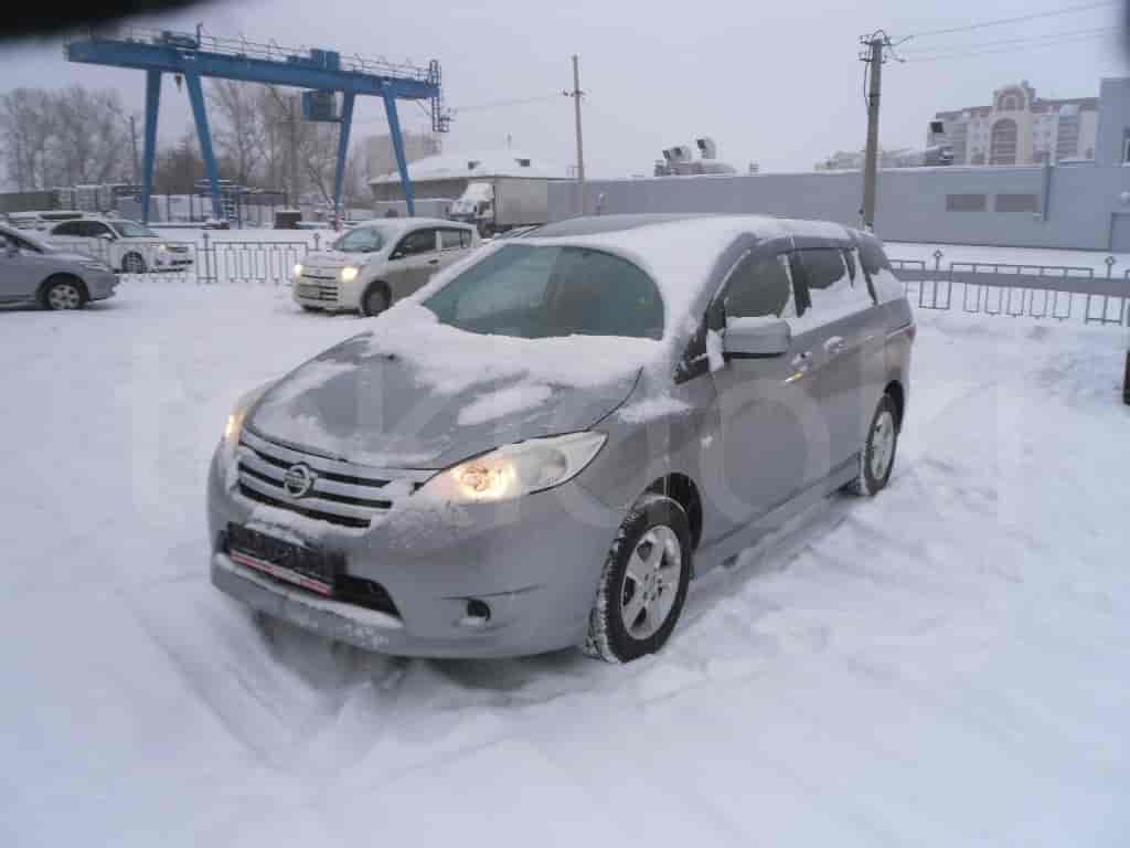 Nissan Lafesta 3