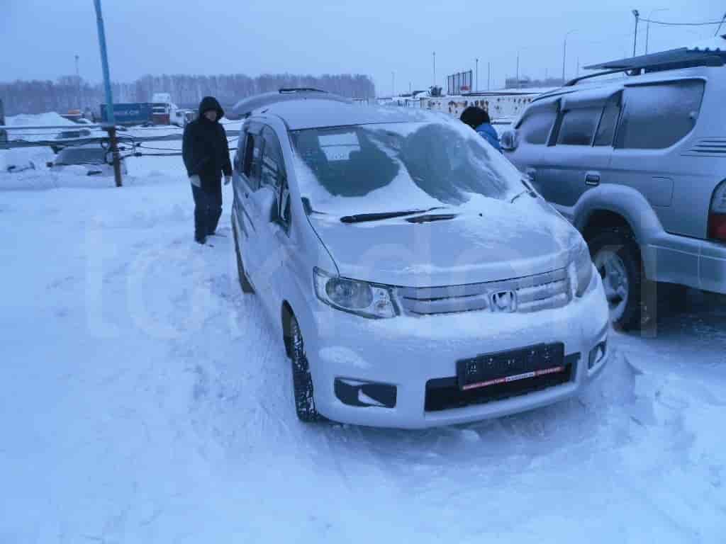 Honda Freed Spike 9