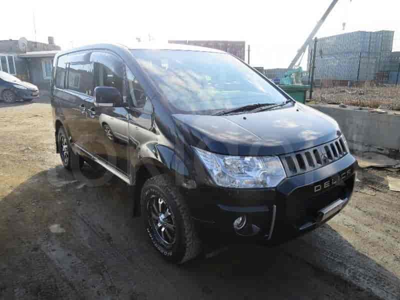 Mitsubishi Delica D:5 10