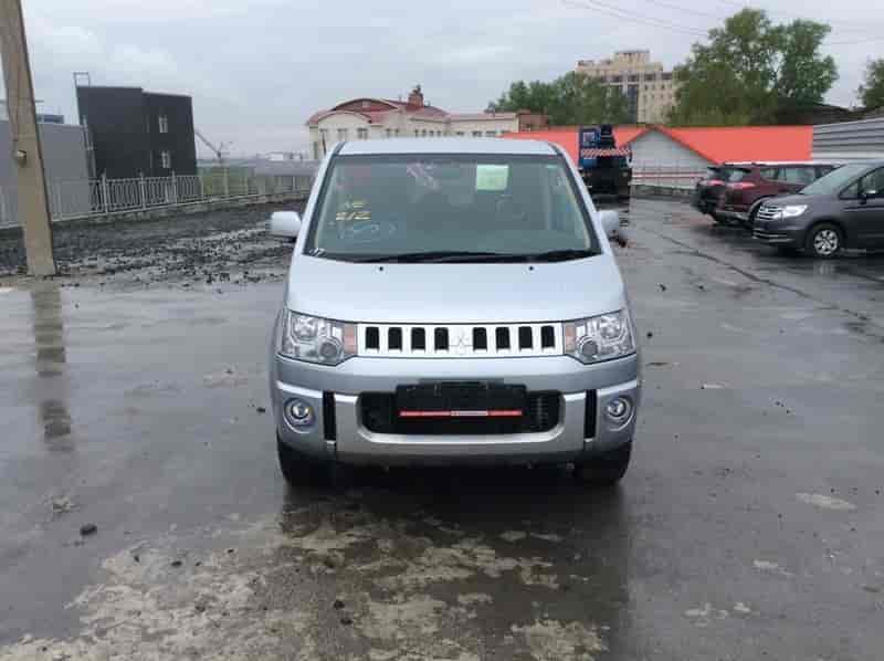 Mitsubishi Delica D:5 11