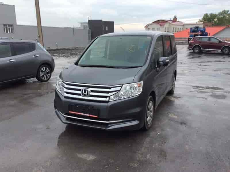 Honda Stepwgn 12