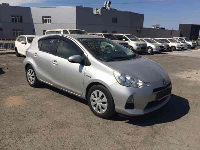Toyota Aqua 6