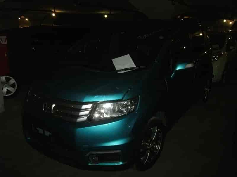 Honda Freed Spike 13