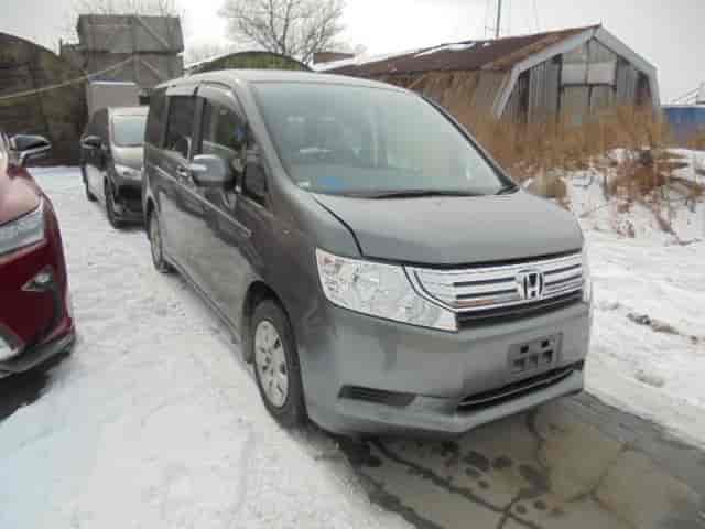 Honda Stepwgn 23