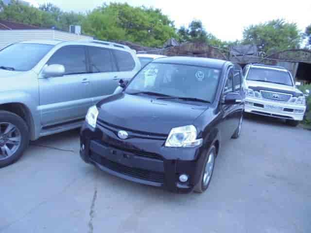 Toyota Sienta 8