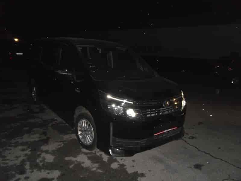 Toyota Voxy HV