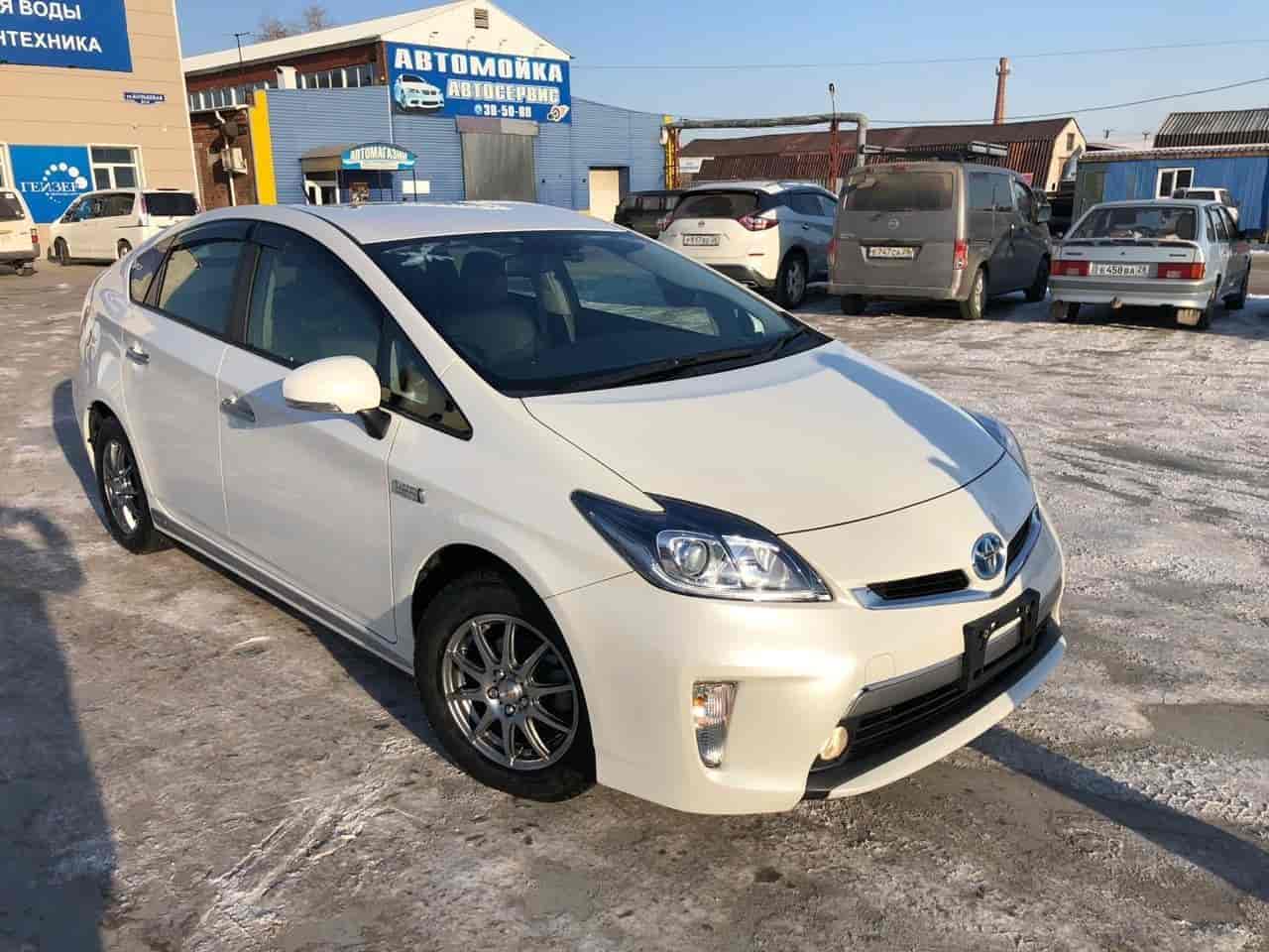 Toyota Prius PHV