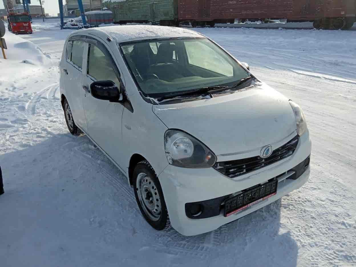 Daihatsu Mira ES