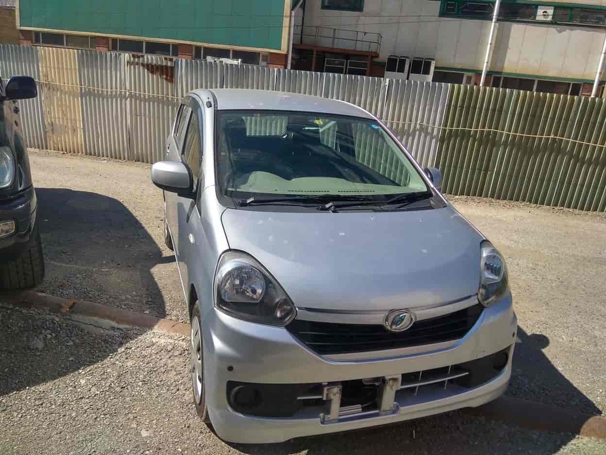 Daihatsu Mira ES